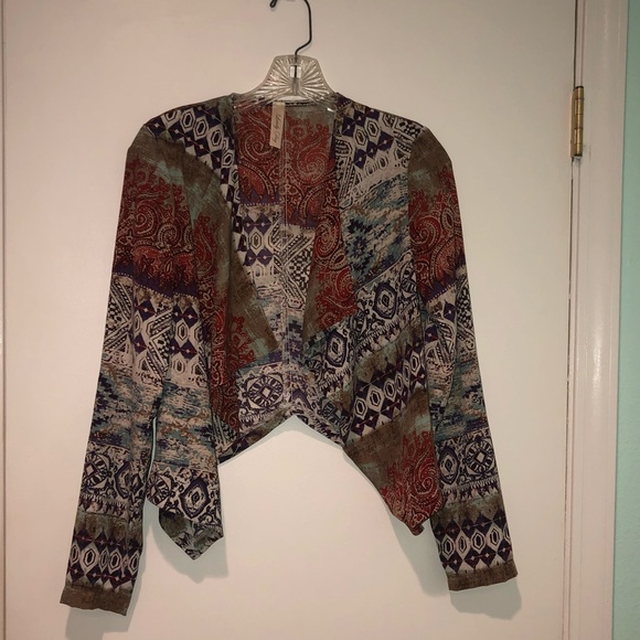 Asymmetrical crop Cardigan - Picture 1 of 4